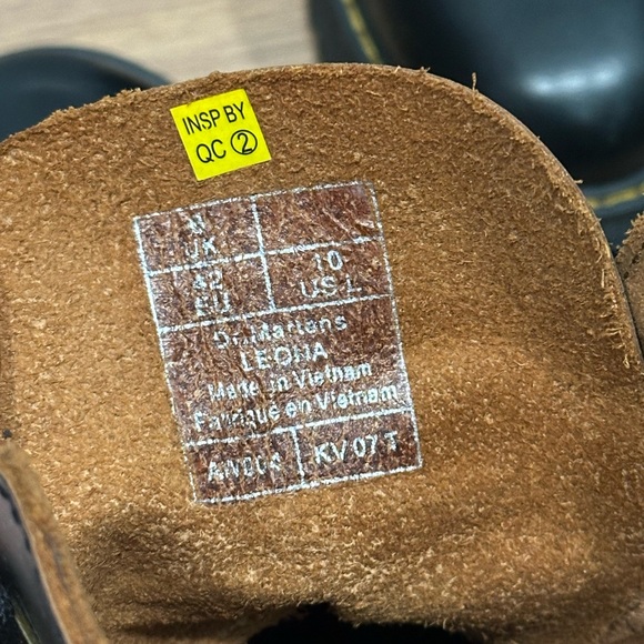 Dr. Martens Leona 7 Hook Boots in Black Size 10 - Picture 11 of 16